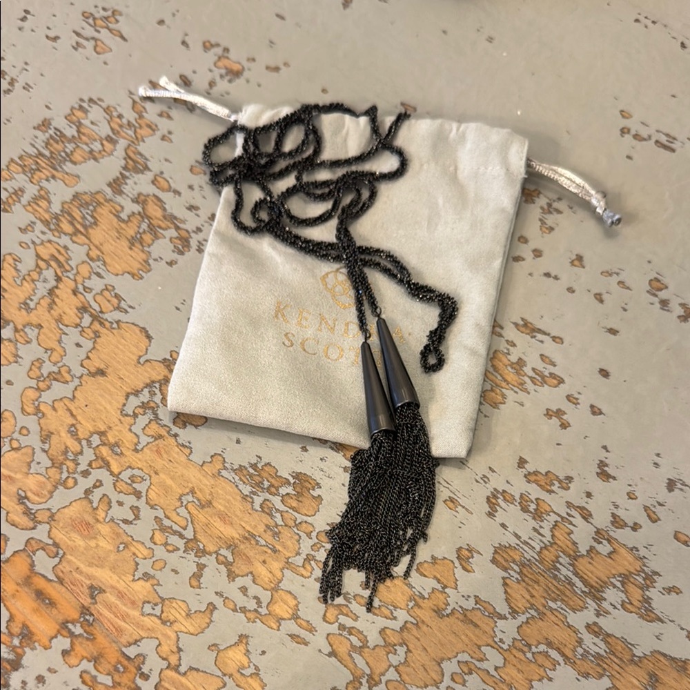 EUC Kendra Scott Gunmetal Phara Necklace